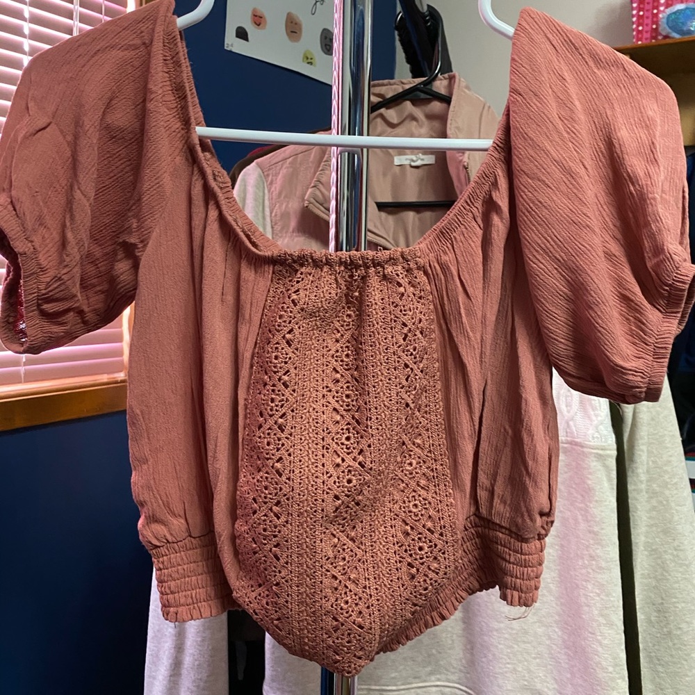 Offshoulder top